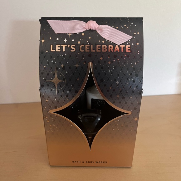 Bath & body works gift set mini’s Let’s celebrate “into the night” lotion mist - Picture 3 of 4